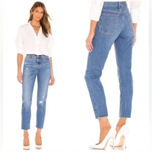 LIKE NEW Levi's Medium Wash Distressed Raw Hem Wedgie Straight Jeans Size 28